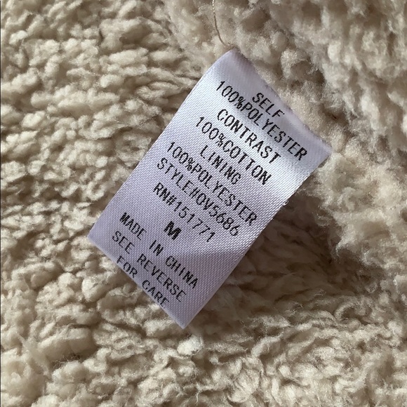 UOI Boutique Chevron Sherpa Lined Vest - Picture 3 of 3